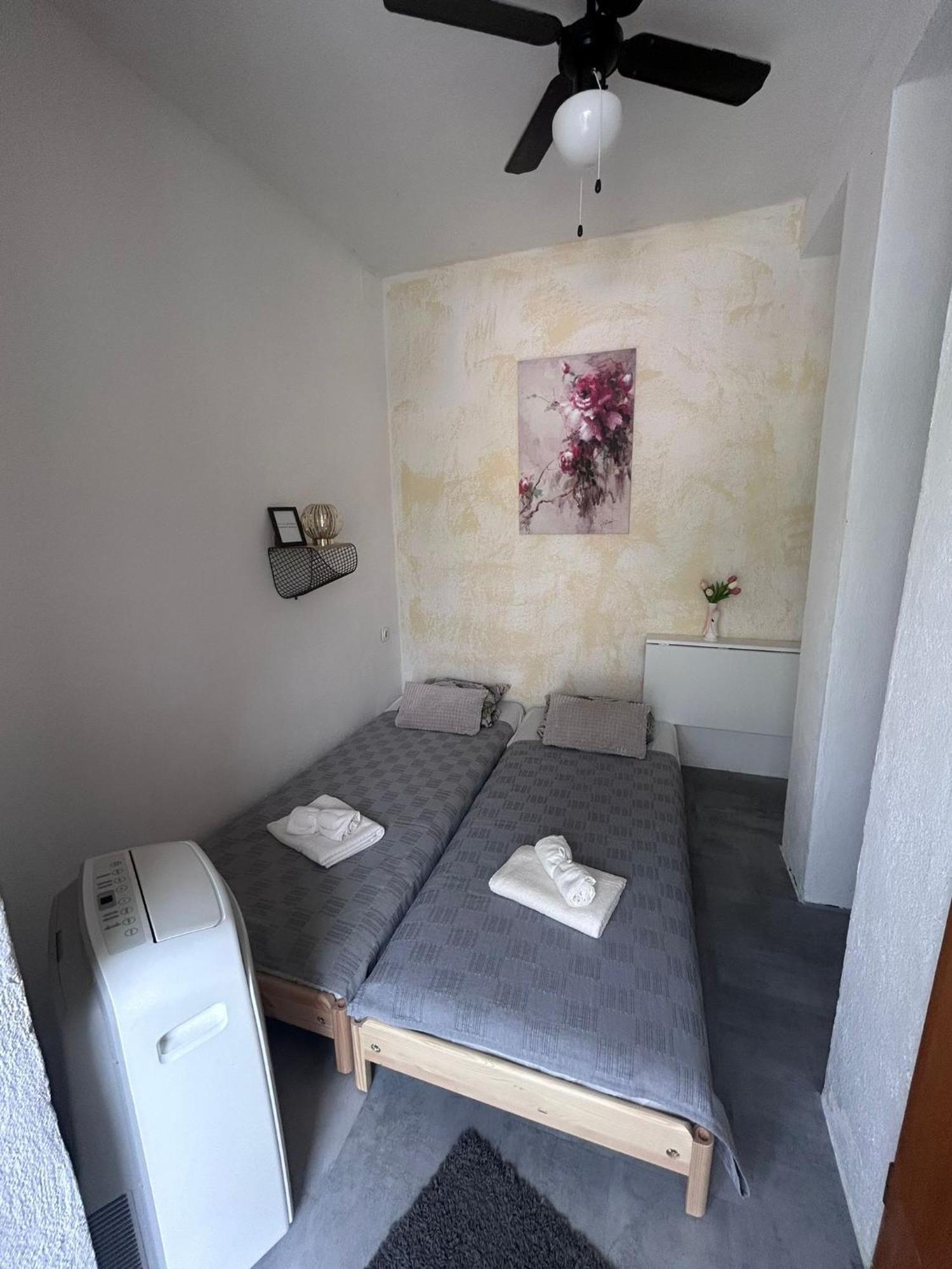 דירות Kaštel Štafilić Soba Za Odmor Sun מראה חיצוני תמונה